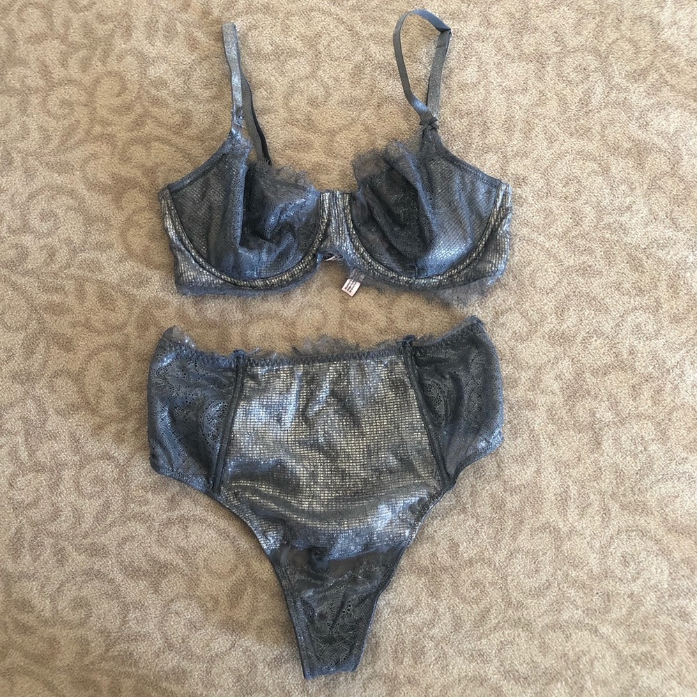 NWT Victoria Secret Sexy Metallic Bra Set 34DD